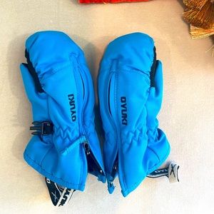 Oyuki kids snow and ski mittens